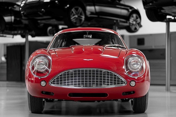 Chi tiết siêu xe Aston Martin DB4 GT Zagato đời 1960 bản 'tái sinh'