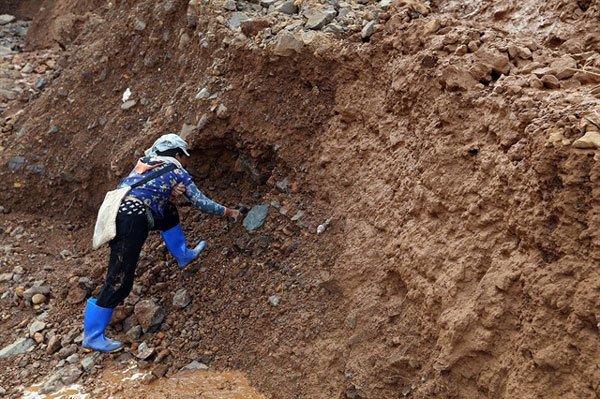 Dien Bien struggles to close illegal gold mine