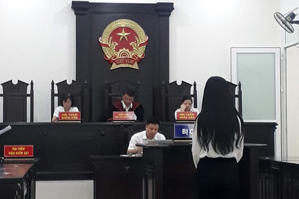 Nữ sinh ĐH môi giới mại dâm cho các đại gia ở Hà Nội
