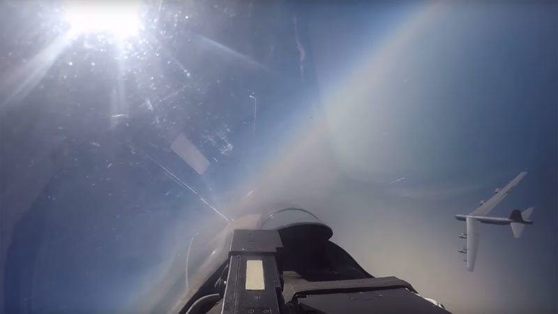 Video chiến cơ Nga chặn pháo đài bay B-52 Mỹ
