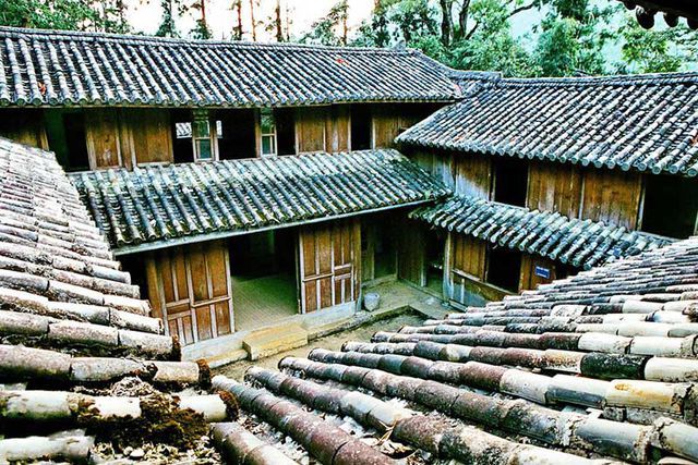H'Mong family calls for better preservation of historical palace