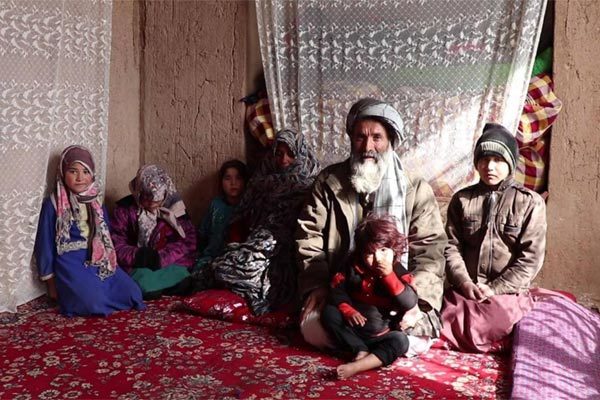 Bi kịch cha mẹ khát con trai, ép con gái sống dưới vỏ bọc nam giới