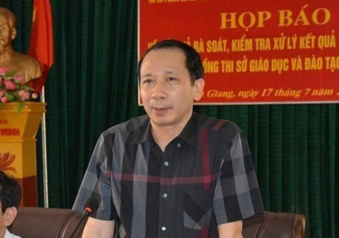 Cảnh cáo Phó Chủ tịch UBND tỉnh Hà Giang để xảy ra gian lận thi cử
