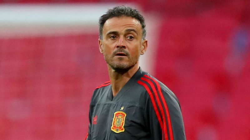 HLV Luis Enrique bất ngờ chia tay tuyển Tây Ban Nha