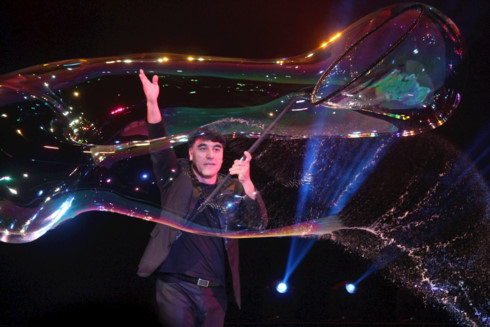 Bubble artist Fan Yang set for HCM City performance