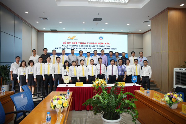 Vietnam Post dành riêng học bổng cho SV ĐH Kinh tế Quốc dân