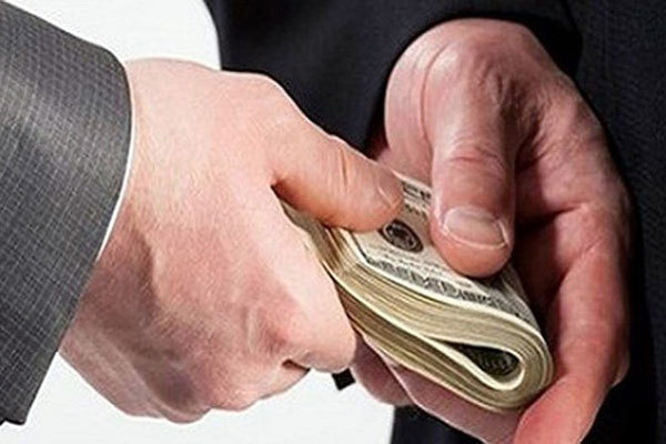 Nữ cựu kiểm sát viên nhận hối lộ hứa 'chạy án' và cái kết