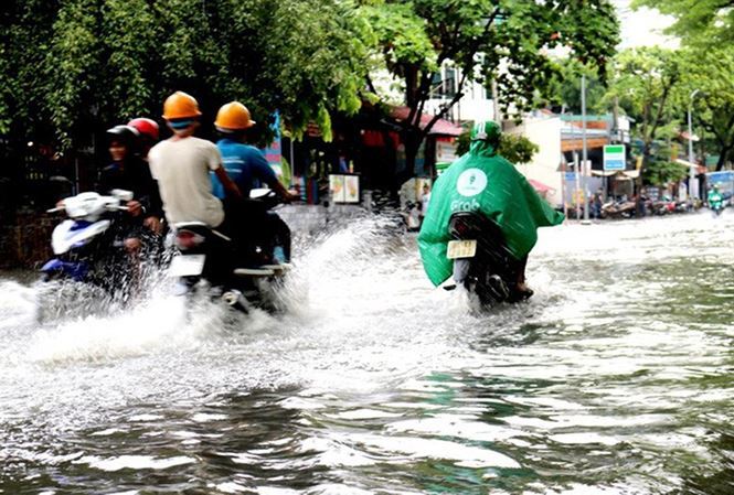Combating floods in HCMC: high budget, low efficiency