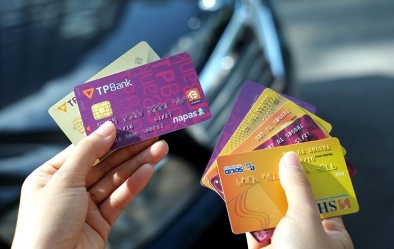 Vietnam’s banks change from magnetic cards to chip cards