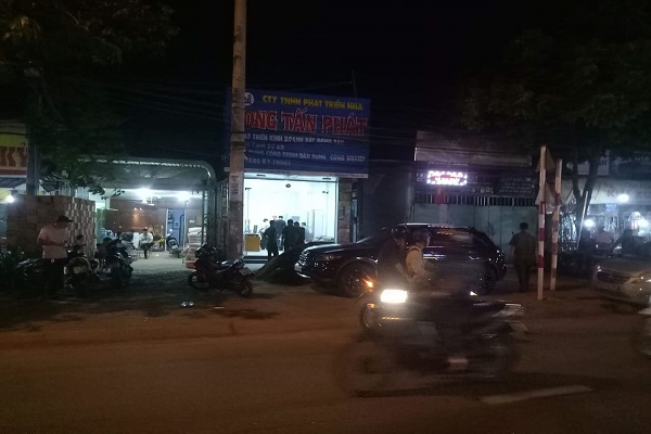 Khám xét trụ sở công ty của giám đốc gọi giang hồ vây xe công an