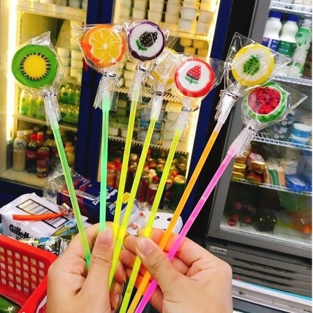 Bé trai miền Tây ngậm kẹo mút khi đi ngủ nuốt luôn que nhựa dài hơn 7 cm