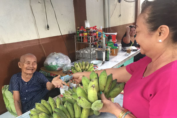 Người mẹ Sài Gòn cắt đất bán dần, một đời gồng gánh 6 con nuôi