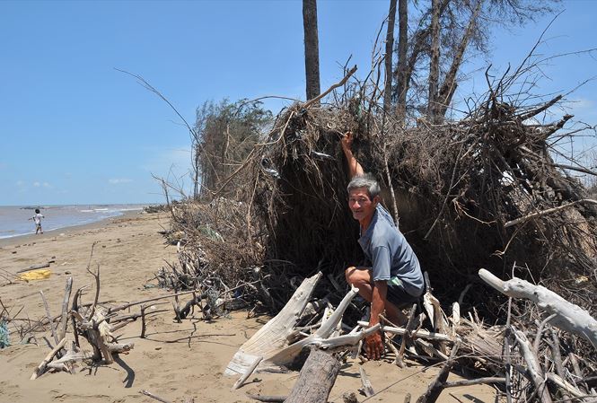 Saline intrusion, landslides challenging Mekong Delta