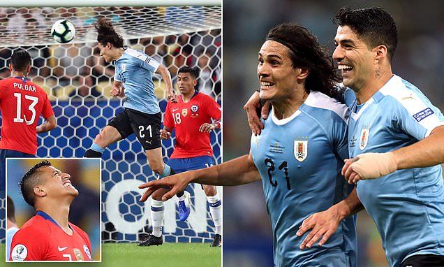 Cavani giúp Uruguay vào tứ kết Copa America với ngôi đầu bảng