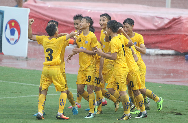 Giải U15 Quốc gia: Đội bóng của Văn Quyến, Như Thuật vào CK