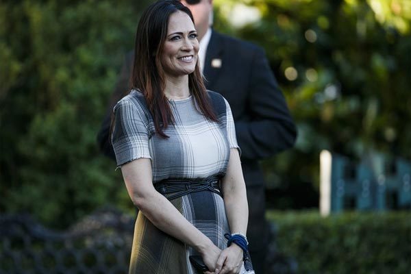 Ông Trump chọn trợ lý của vợ làm Thư ký báo chí mới cho Nhà Trắng