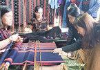 Ethnic groups revive art of brocade