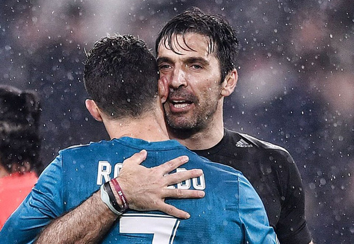 Buffon gây sốc khi trở lại khoác áo Juventus