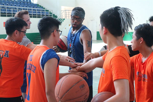 Vietnamese hoop dreams with Moe Ager