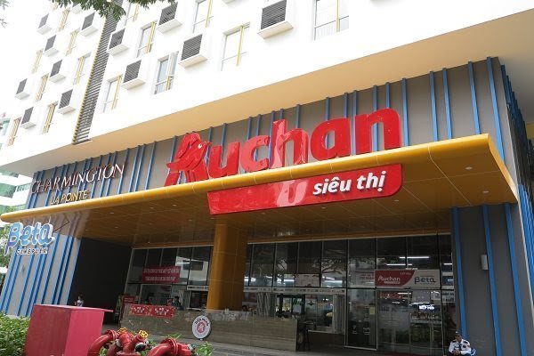 Saigon Co.op takes over 18 Auchan supermarkets
