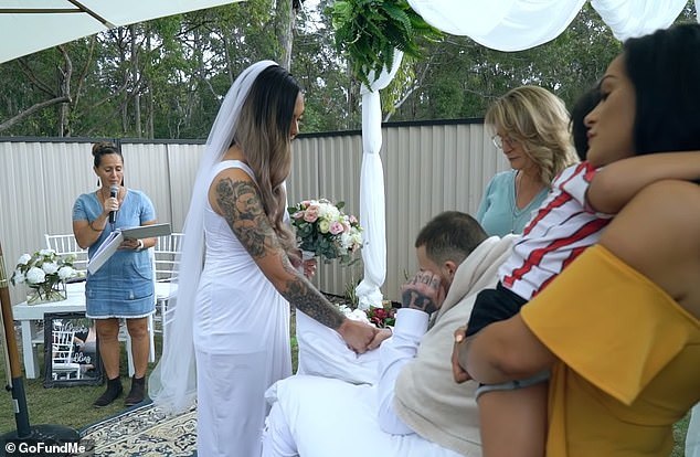 Clip: Đám cưới xúc động của người đàn ông bị u não trước ngày qua đời