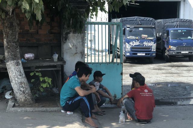 Hành trình kịch tính của một công nhân Việt Nam sang Trung Quốc làm việc chui