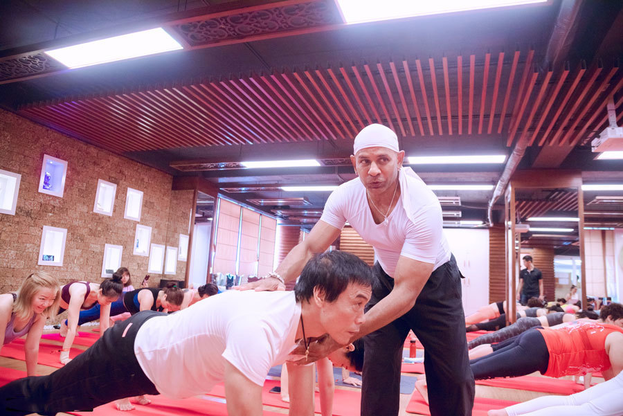 Master Kamal tới Hà Nội truyền cảm hứng tập Yoga