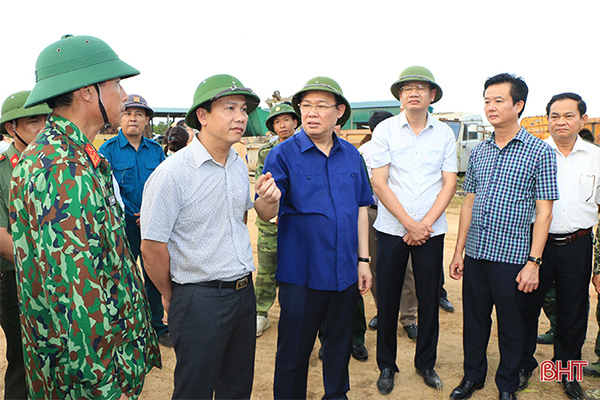 Không chủ quan, sẵn sàng ứng phó diễn biến mới vụ cháy rừng ở Hà Tĩnh