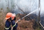 Cháy rừng dữ dội ở Quảng Nam, bạt ngàn rừng keo thành tro