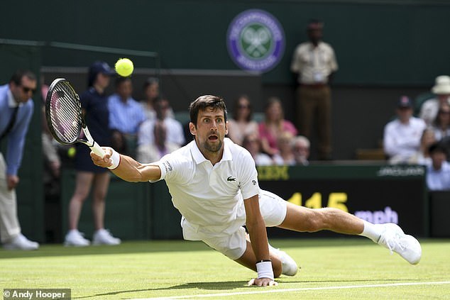 Djokovic mướt mồ hôi trận ra quân Wimbledon