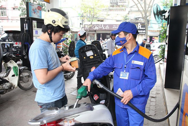 Giá xăng ngày 2/7, đảo chiều tăng giá