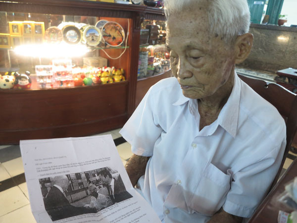 Gặp người viết thư tình xuyên thế kỷ ở Bưu điện Sài Gòn