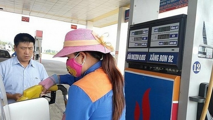 Hai lần tăng rất mạnh, giá xăng giảm 1 ít hôm nay