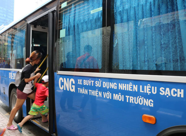 HCM City's eco-friendly buses face fuel shortage