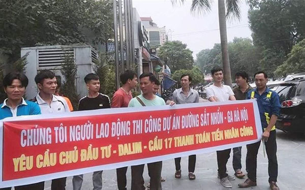 Workers on Hanoi urban projects suffer wage delays