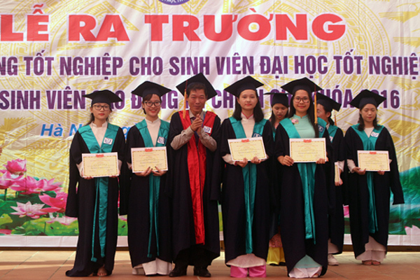 Nhiều sinh viên trường ĐH Thủ đô Hà Nội được tốt nghiệp sớm