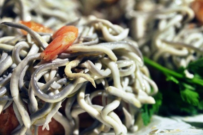 Con 'ngoe nguẩy' từng chỉ làm thức ăn cho gà, lợn, nay đắt ngang... xe máy