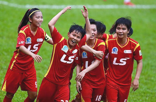 Women footballers to vie for gold at regional competition