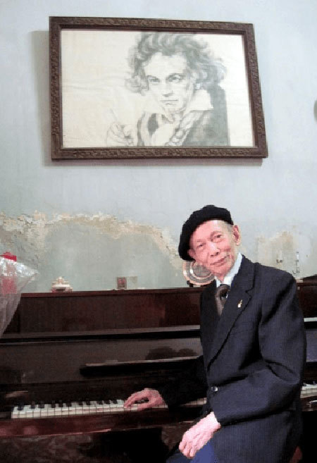 FVH hosts talk at home with 'Beethoven of Viet Nam'