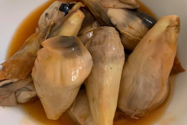 Bắp chuối kho nước tương, đặc sản của người miền Tây