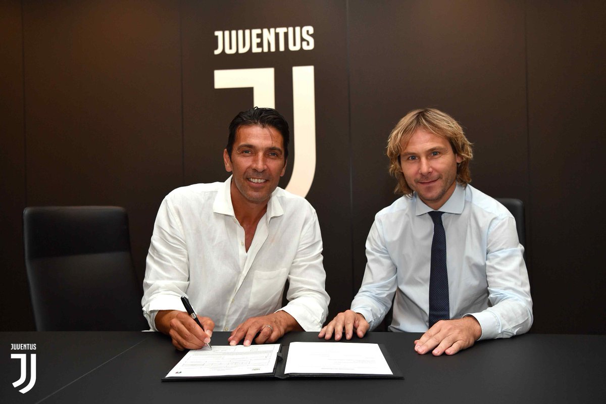Buffon trở lại Juventus, mơ vô địch C1 với Ronaldo
