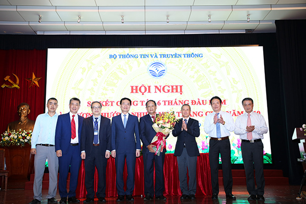 Bộ TT&TT ký thoả thuận hợp tác với 2 tỉnh Bắc Ninh, Bắc Kạn