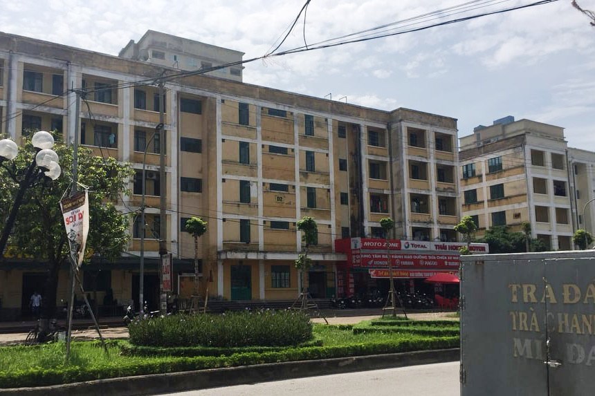 Nhà sửa xong 3 năm, nhà thầu ở Hà Nội khóc ròng vì bị om vốn