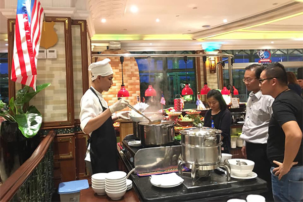 Đặc sắc ẩm thực Malaysia, Hồng Kông ở khách sạn Windsor Plaza