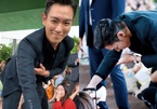 T.O.P (Big Bang) cúi đầu cảm ơn, bắt tay từng fan ngày xuất ngũ