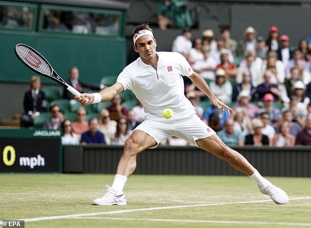 Federer vào vòng 4 Wimbledon sau loạt
