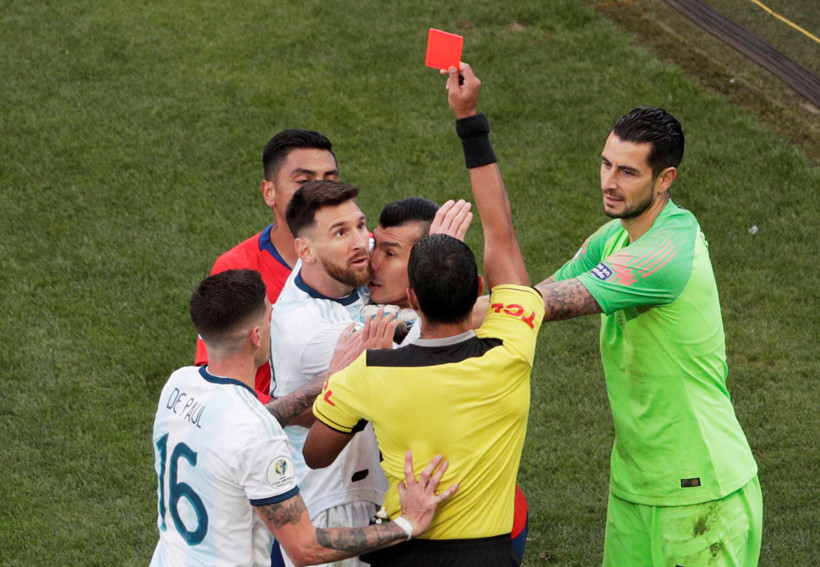 Messi bị thẻ đỏ, Argentina đoạt hạng Ba Copa America