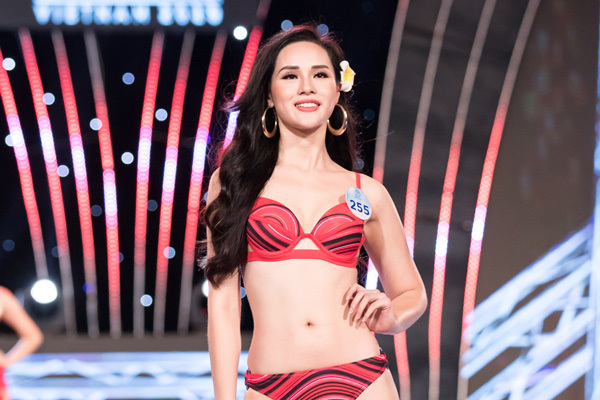 Bạn gái Trọng Đại mặc bikini rực lửa vẫn bị loại khỏi Miss World Việt Nam