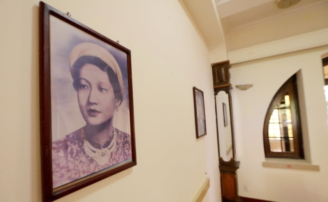 Di tích lầu Bảo Đại bị cạo trọc, hoang tàn lạnh lẽo