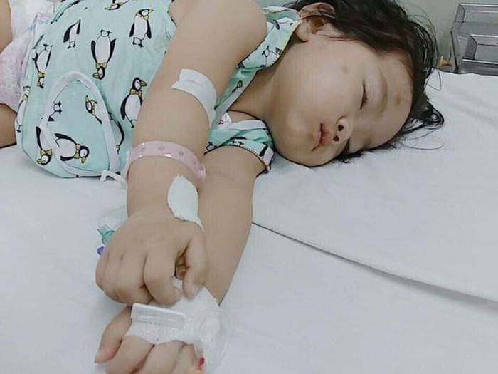Bức thư đẫm nước mắt của người mẹ Kiên Giang gửi con gái 2 tuổi mắc ung thư